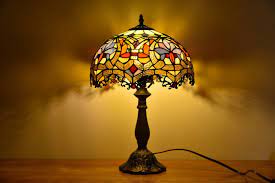 Lámparas de Vitrales Santo Domingo: Ilumina con Estilo - VillaCon Online