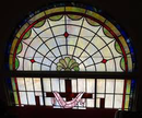 Vitral Media Luna - Diseño Clásico con Detalle Religioso