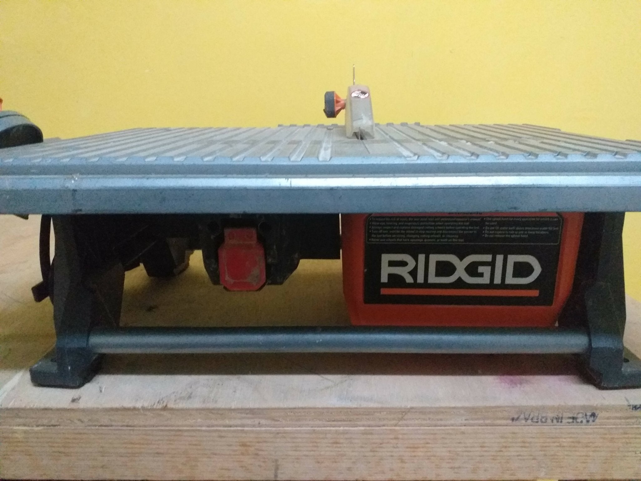Cortadora de Cerámica Ridgid R4021: Cortes Impecables