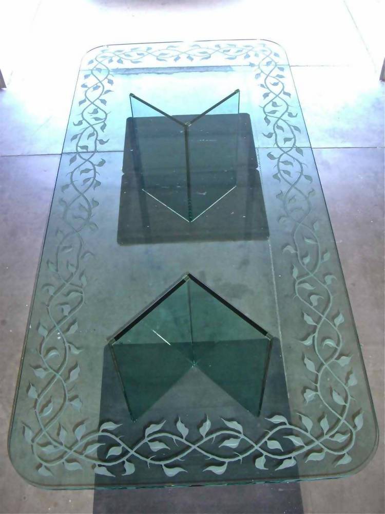 Elegant Vines - VillaCon Online